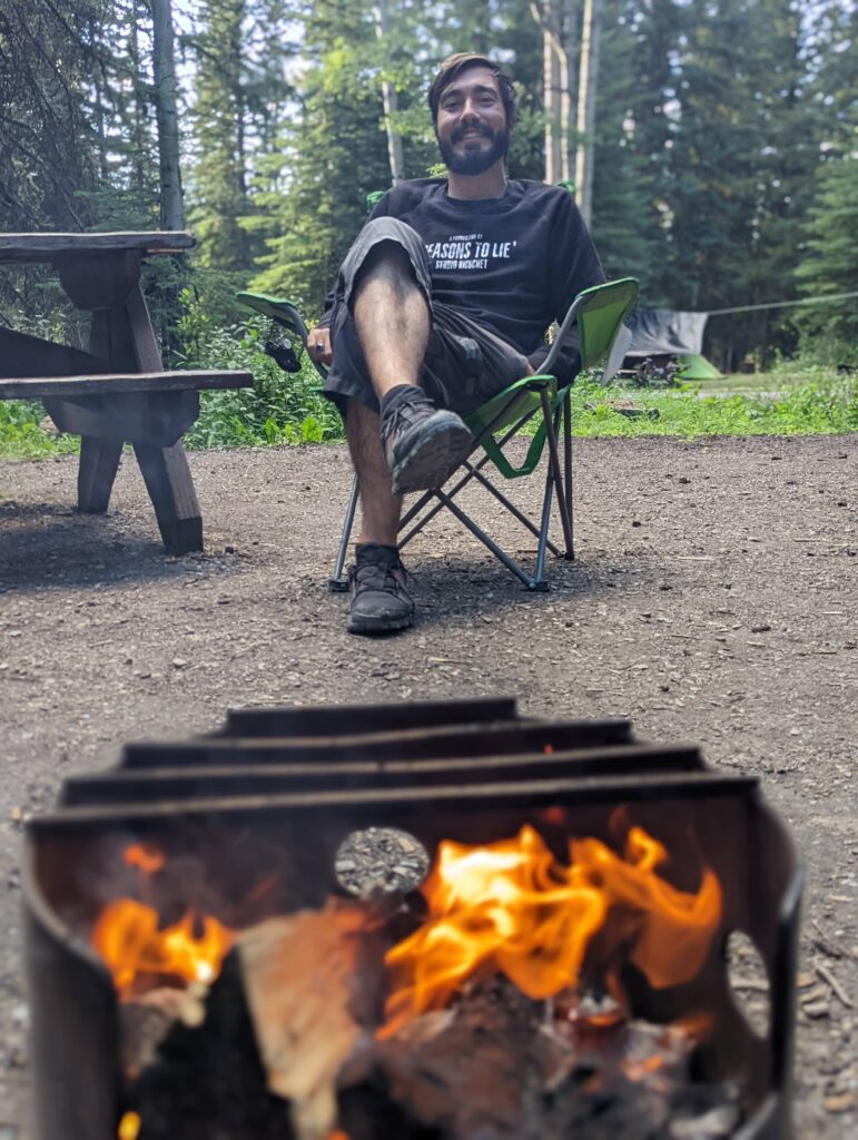 feu de camp au camping kerkeslin de jasper