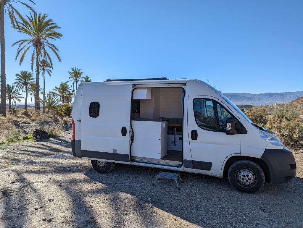 extérieur fourgon aménagé