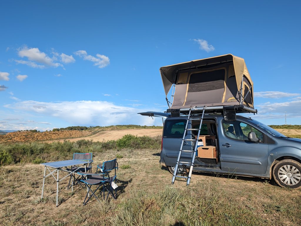 Camper en tente de toit