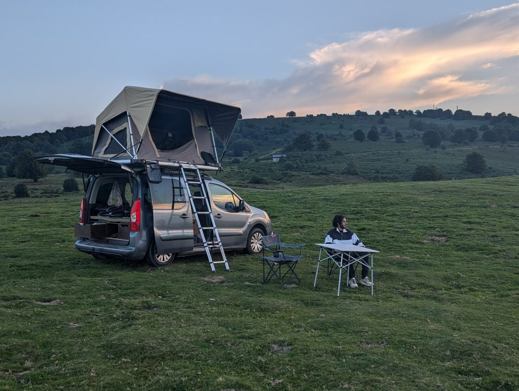 camping sauvage tente de toit