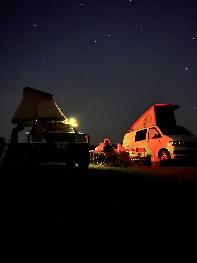 tente de toit et van toit relevable la nuit