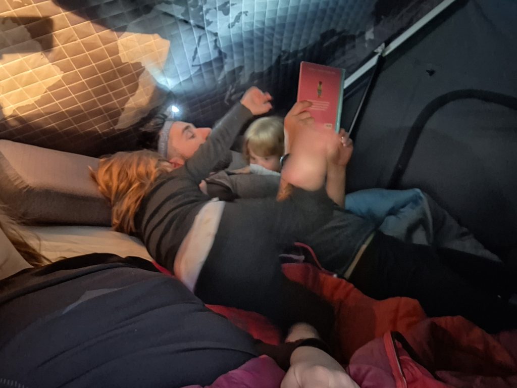 tente de toit en famille