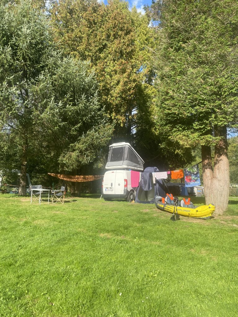 budget tente de toit et voiture du quotidien