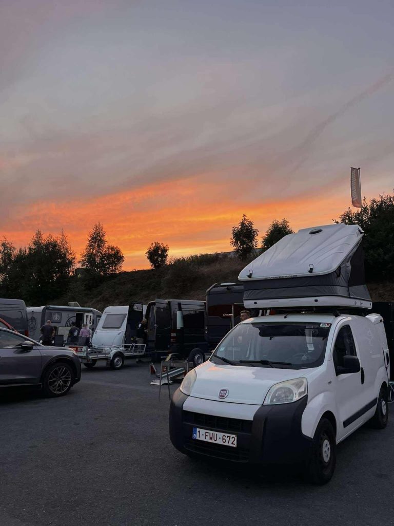 Fiat Fiorino et tente de toit